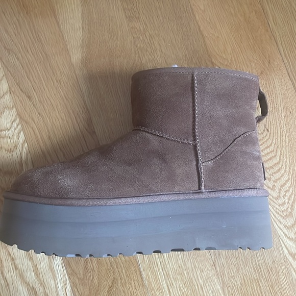 NEW Platform Chesnut Ugg Boots, Women’s size 8 - Picture 3 of 5